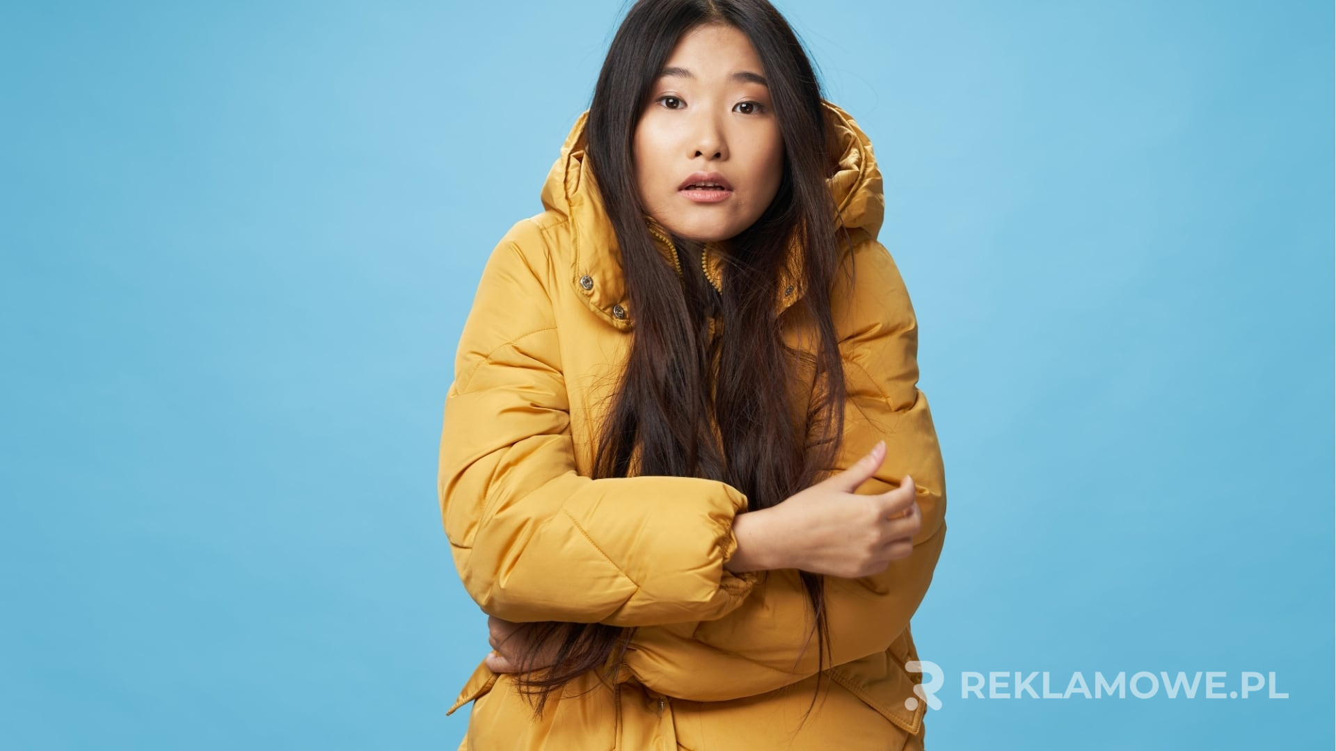 Kurtka reklamowa na wieszaku